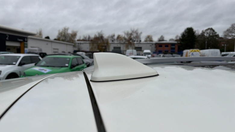 Nissan Qashqai 1.3 DiG-T N-Connecta 5dr [Glass Roof Pack] Petrol Hatchback